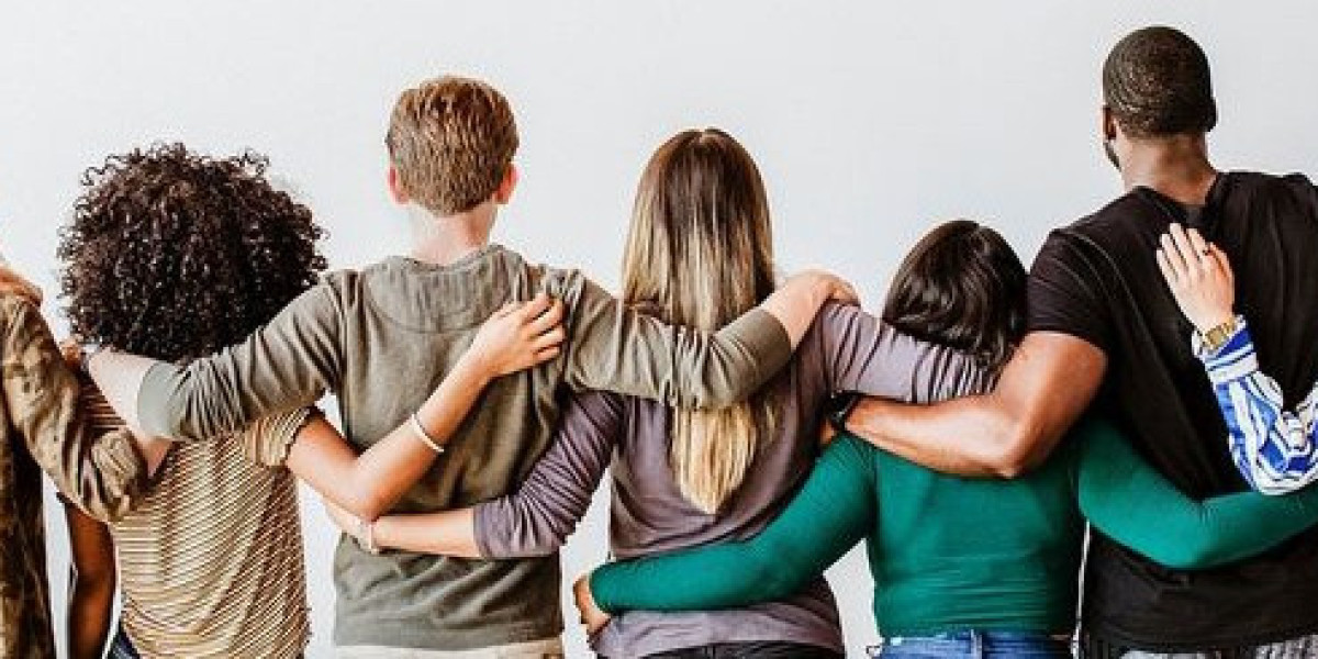 Why New Creators Struggle on Traditional Social Media (And the Better Alternative)